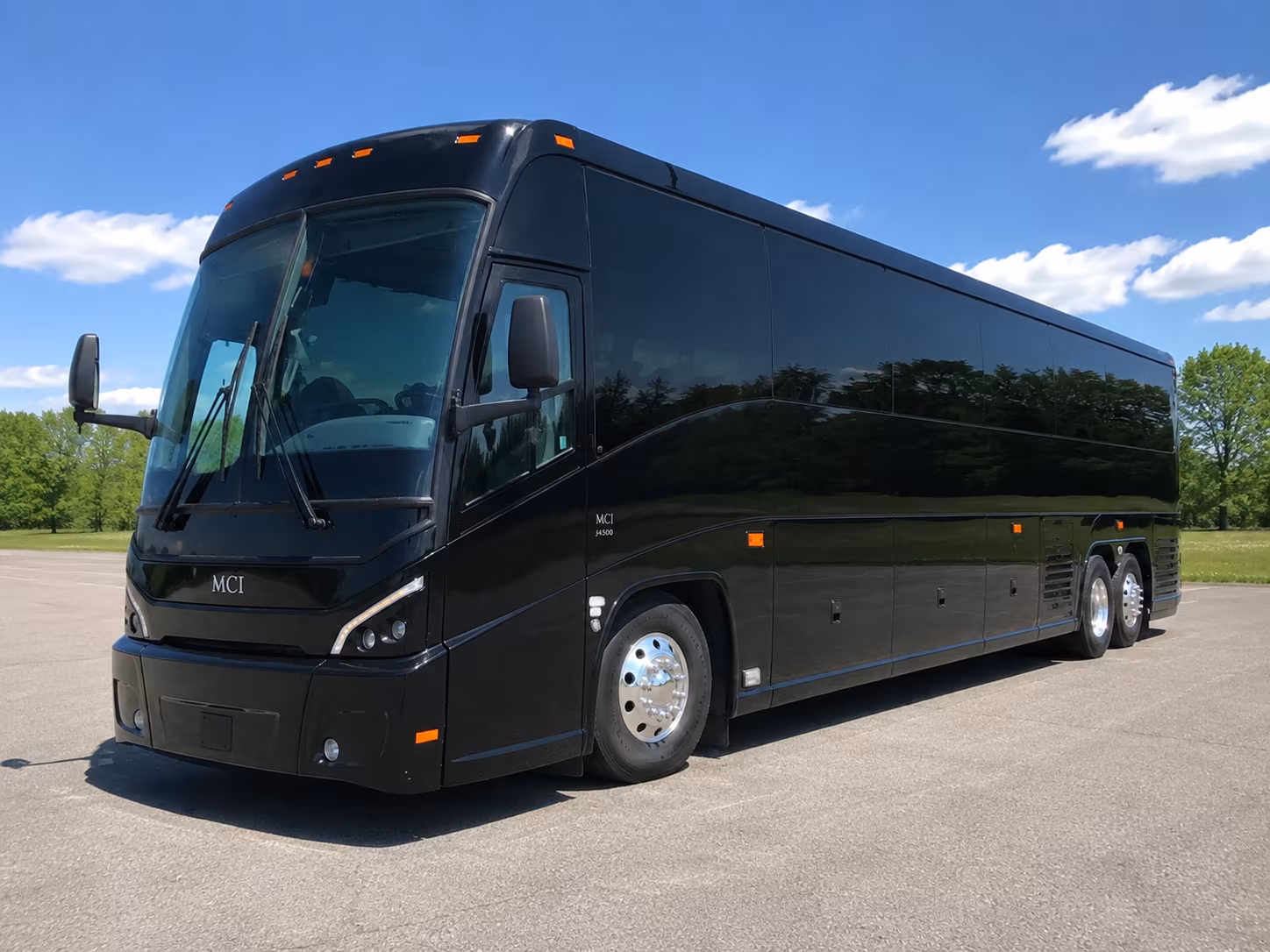 buses to arrington vineyards and the williamson county wine trail