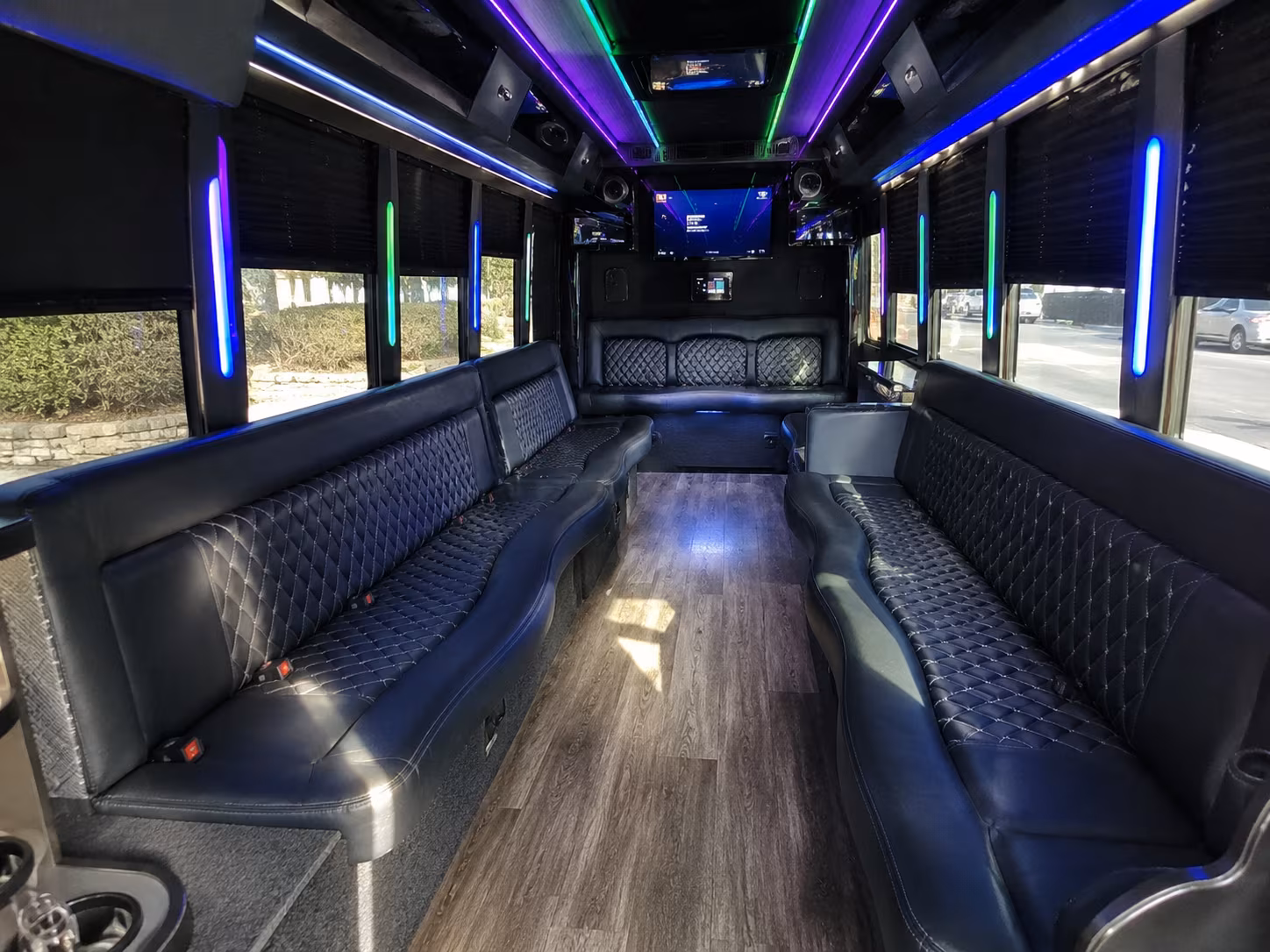 murfreesboro 15 passenger party bus interior