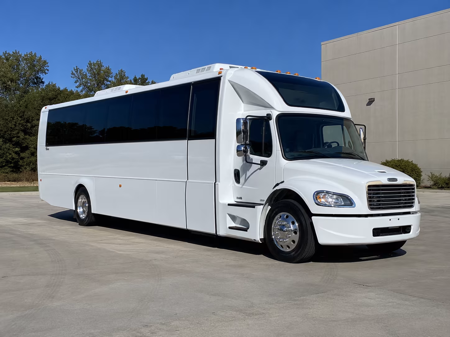 murfreesboro 28 passenger party bus