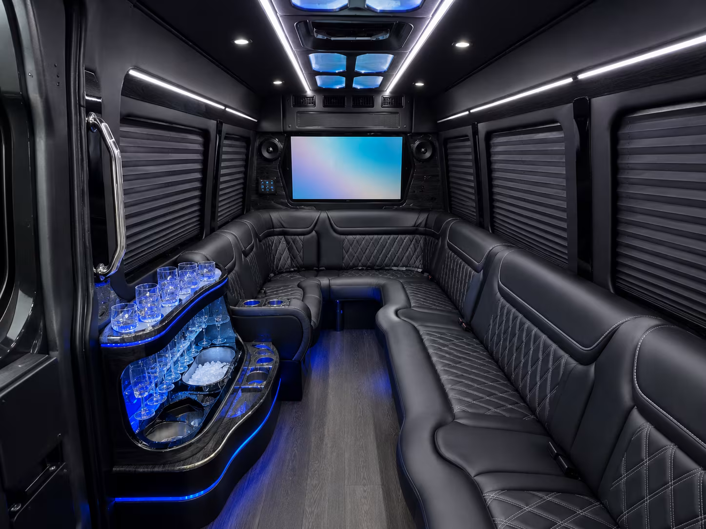 prom bus rentals for smyrna and la vergne high school students